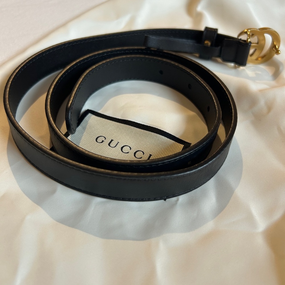Gucci Black Leather Belt with Gold Double G Logo - Picture 2 of 3